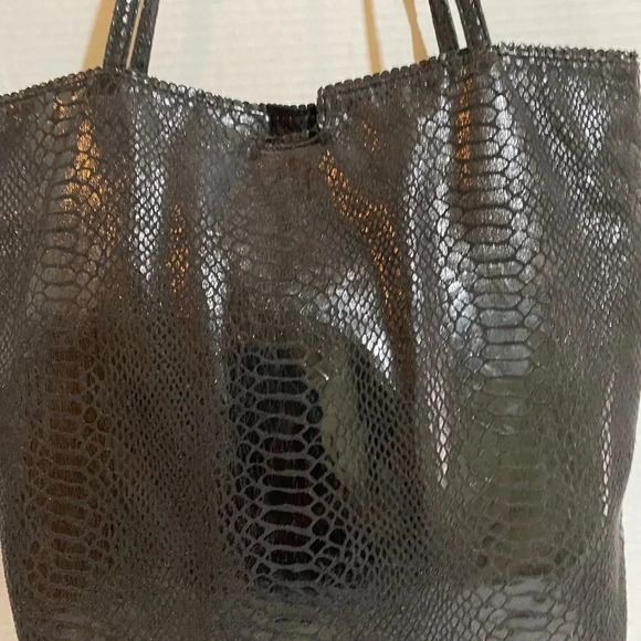 Carlos falchi black embossed leather shoulder handbag - Picture 3 of 7